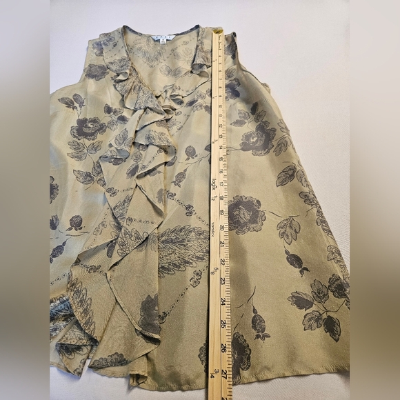 Gabi- Blouse Women's M Gray Ruffled Floral Design 100%Silk. - Picture 4 of 7